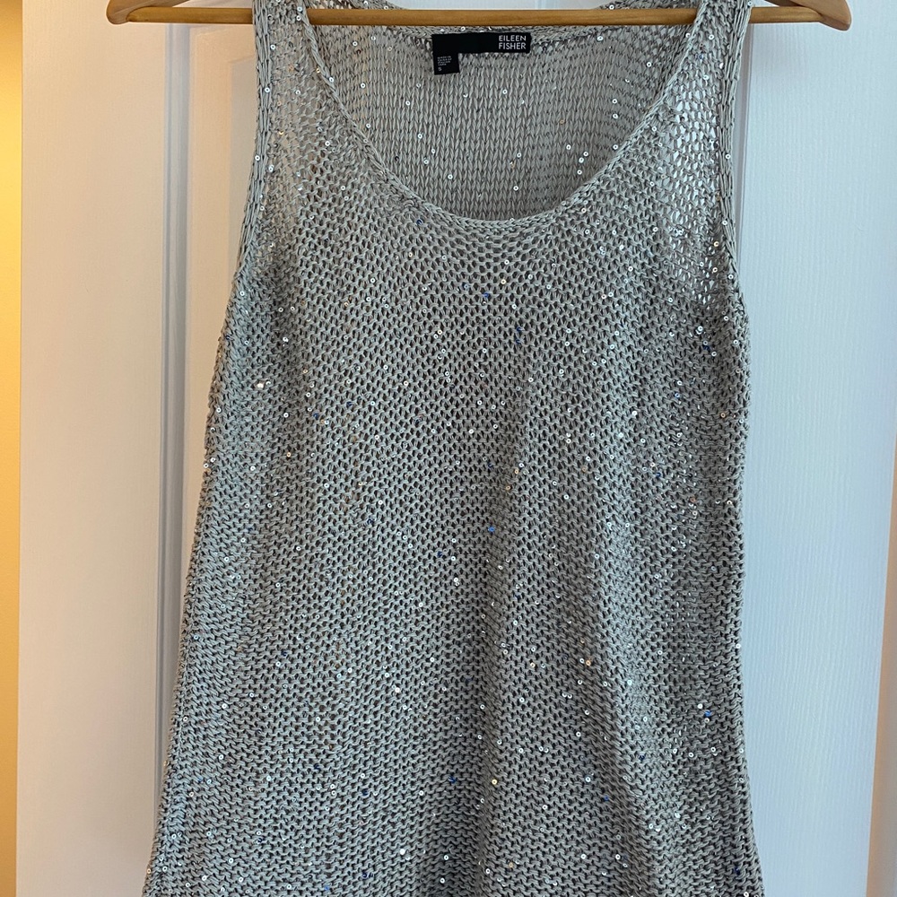 Never Worn- Eileen Fisher
-Sequin Chain Mail Knit Scoop Neck Tank